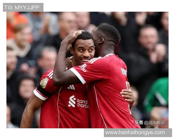 曼联与利物浦在欧联杯的巅峰对决引发球迷热议与期待